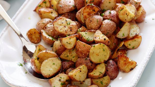 sarımsaklı-kavrulmus-patates